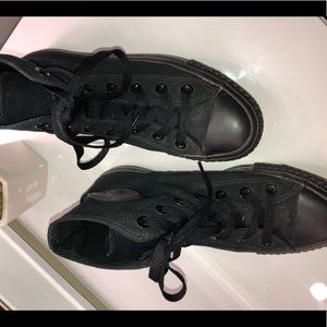 High top  black converse
